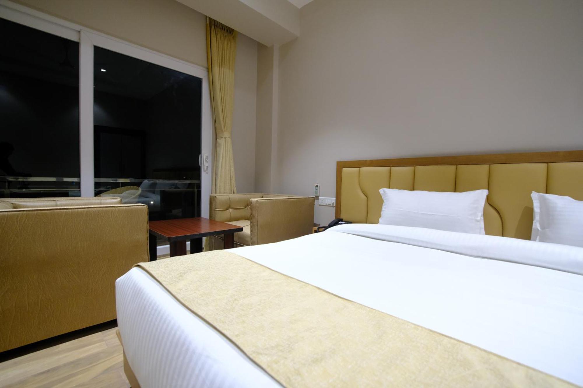 Finn'S Weaver Resort, Kaziranga Luaran gambar