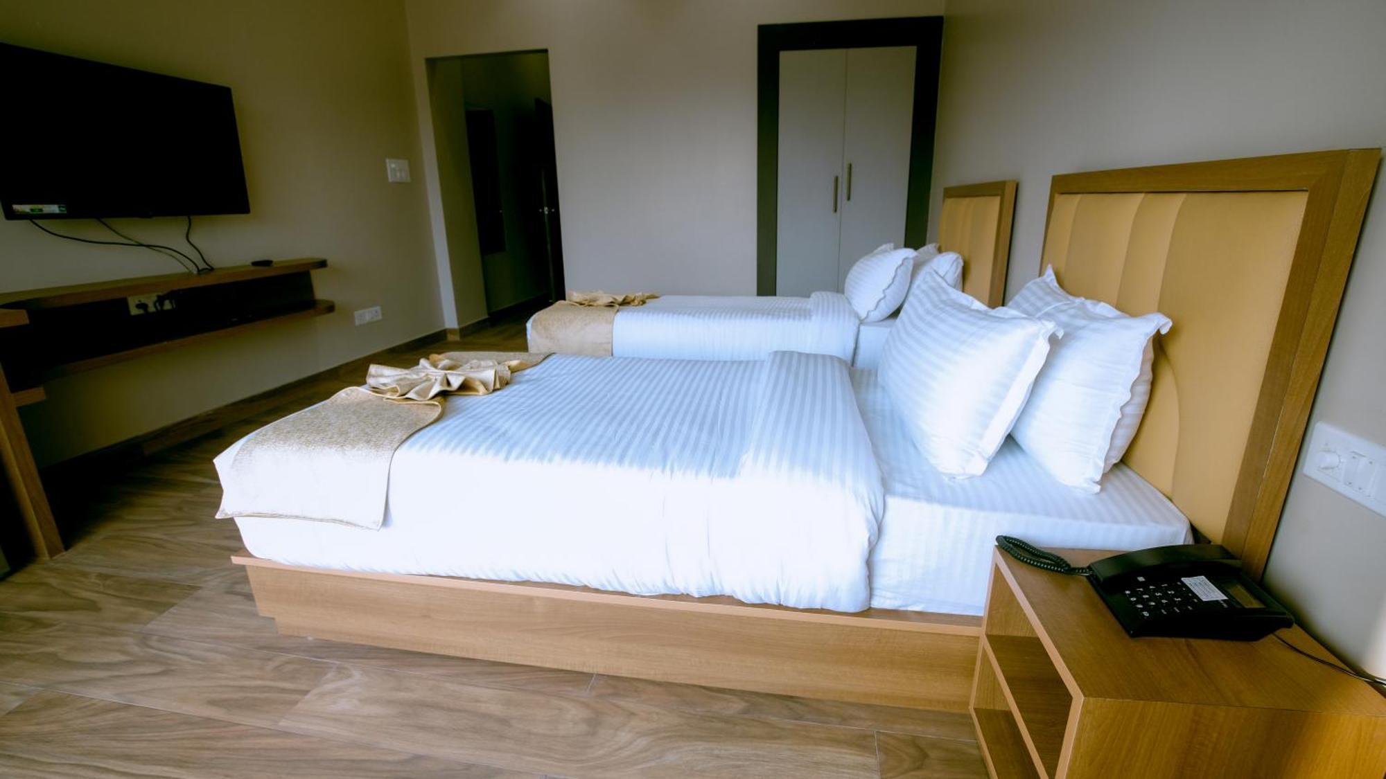Finn'S Weaver Resort, Kaziranga Luaran gambar
