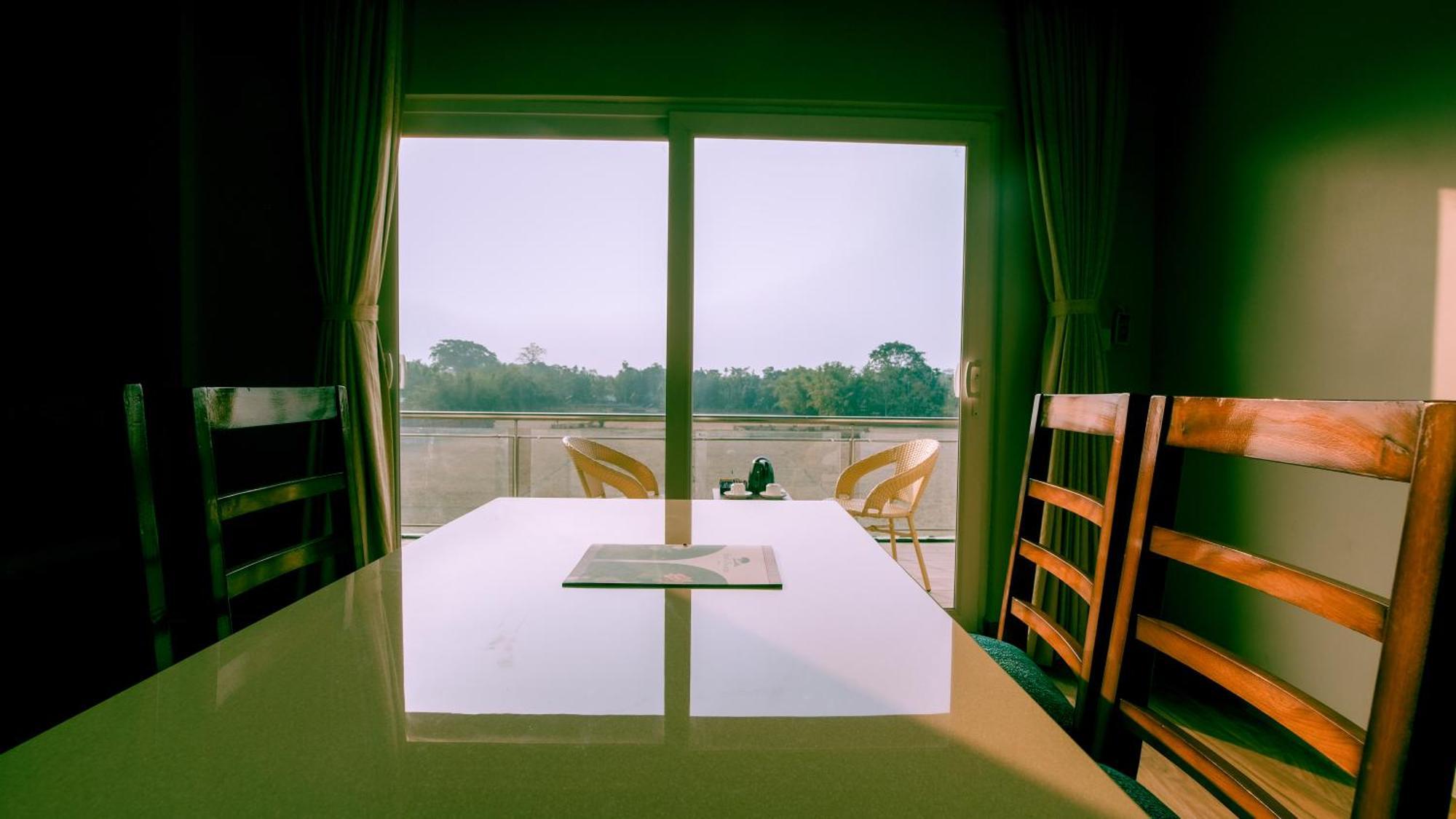 Finn'S Weaver Resort, Kaziranga Luaran gambar
