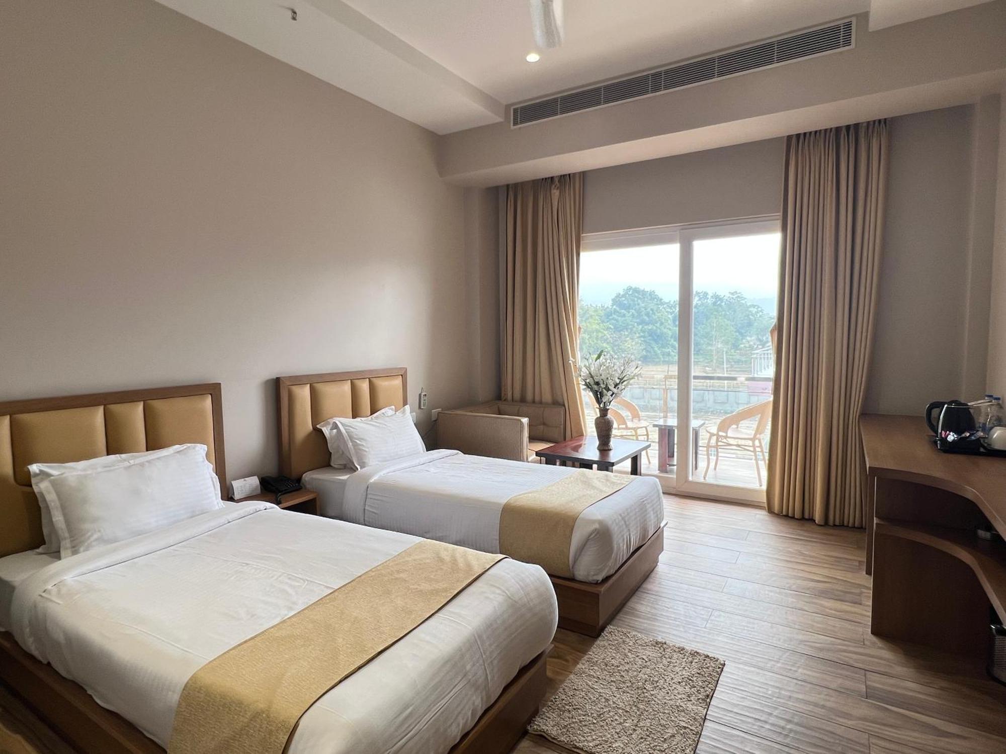 Finn'S Weaver Resort, Kaziranga Luaran gambar