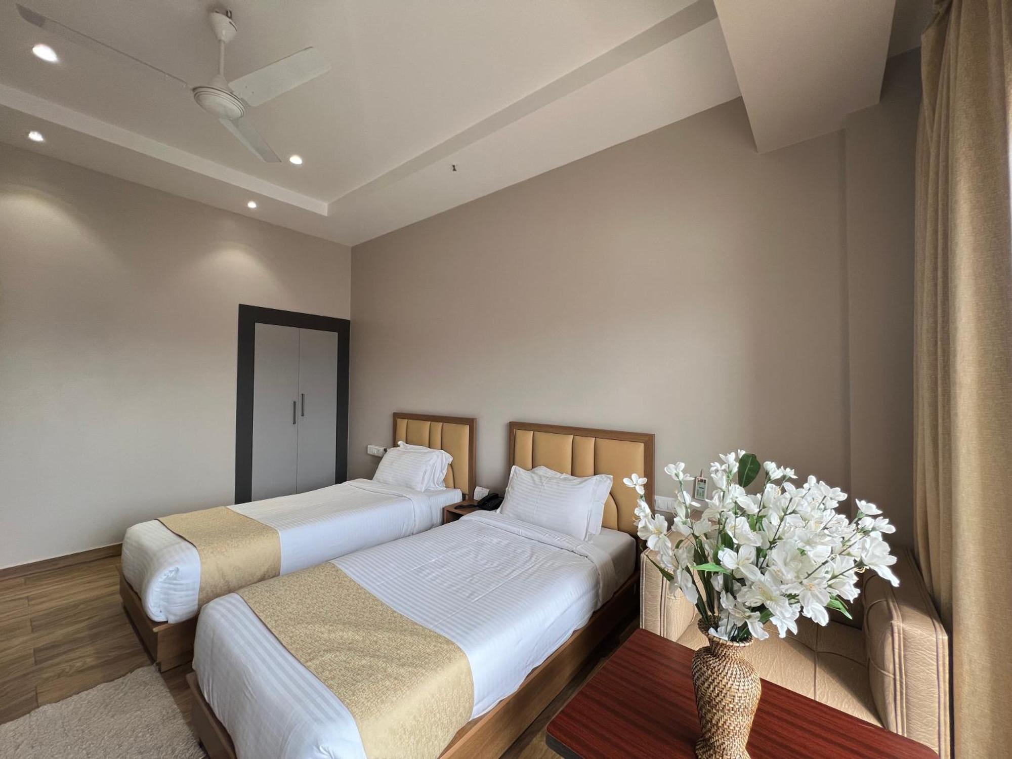Finn'S Weaver Resort, Kaziranga Luaran gambar